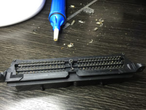 Volvo V40 ECU Siemens S118245005B connector